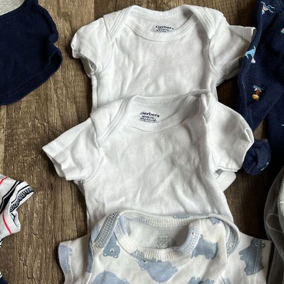 9 pc Newborn NB Baby Boy Bundle Gerber Carter’s - Picture 4 of 8